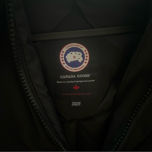 Canada Goose black winter parka - Picture 2 of 4
